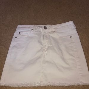 NEW AMERICAN EAGLE WHITE SKIRT